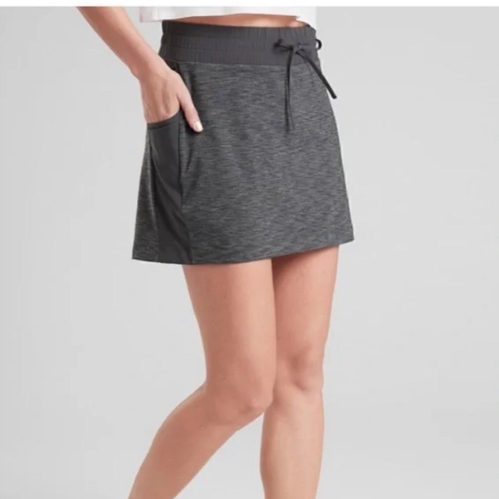 EXCELLENT CONDITION ATHLETA EXCURSION HYBRID LARGE SKORT